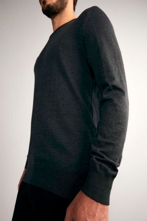 Tricot Básico Gola Careca - Preto