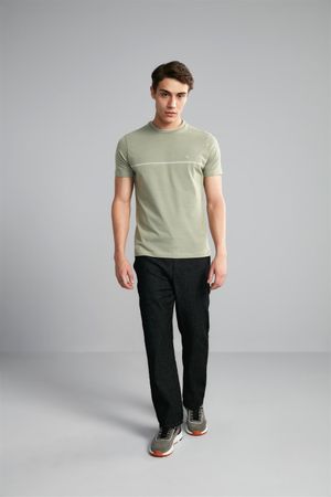 Camiseta Manga Curta Malha Slim Fit - Verde Claro / Creme