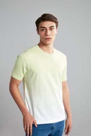 Camiseta Manga Curta Comfort Malha - Verde Pistache / Branco