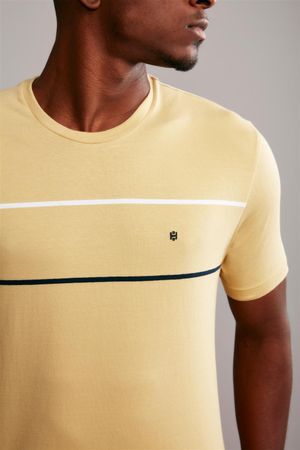 Camiseta Manga Curta Comfort Malha - Amarelo / Azul Marinho