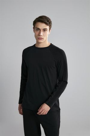 Camiseta Manga Longa Slim Fit - Preto