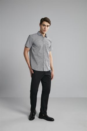 Camisa Manga Curta com Bolso Comfort Fio Tinto - Preto
