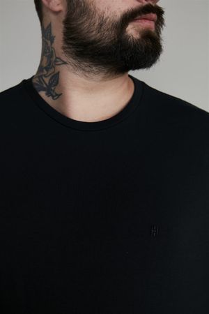 Camiseta Manga Curta Comfort Malha Básica - Preto