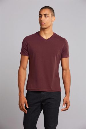 Camiseta Manga Curta Básica Malha Slim Fit - Vinho