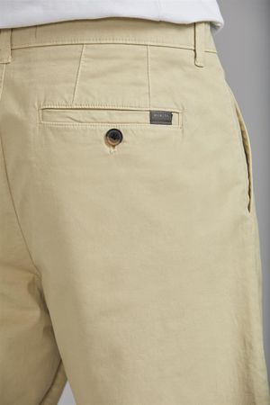 Bermuda Chino Comfort - Bege Areia